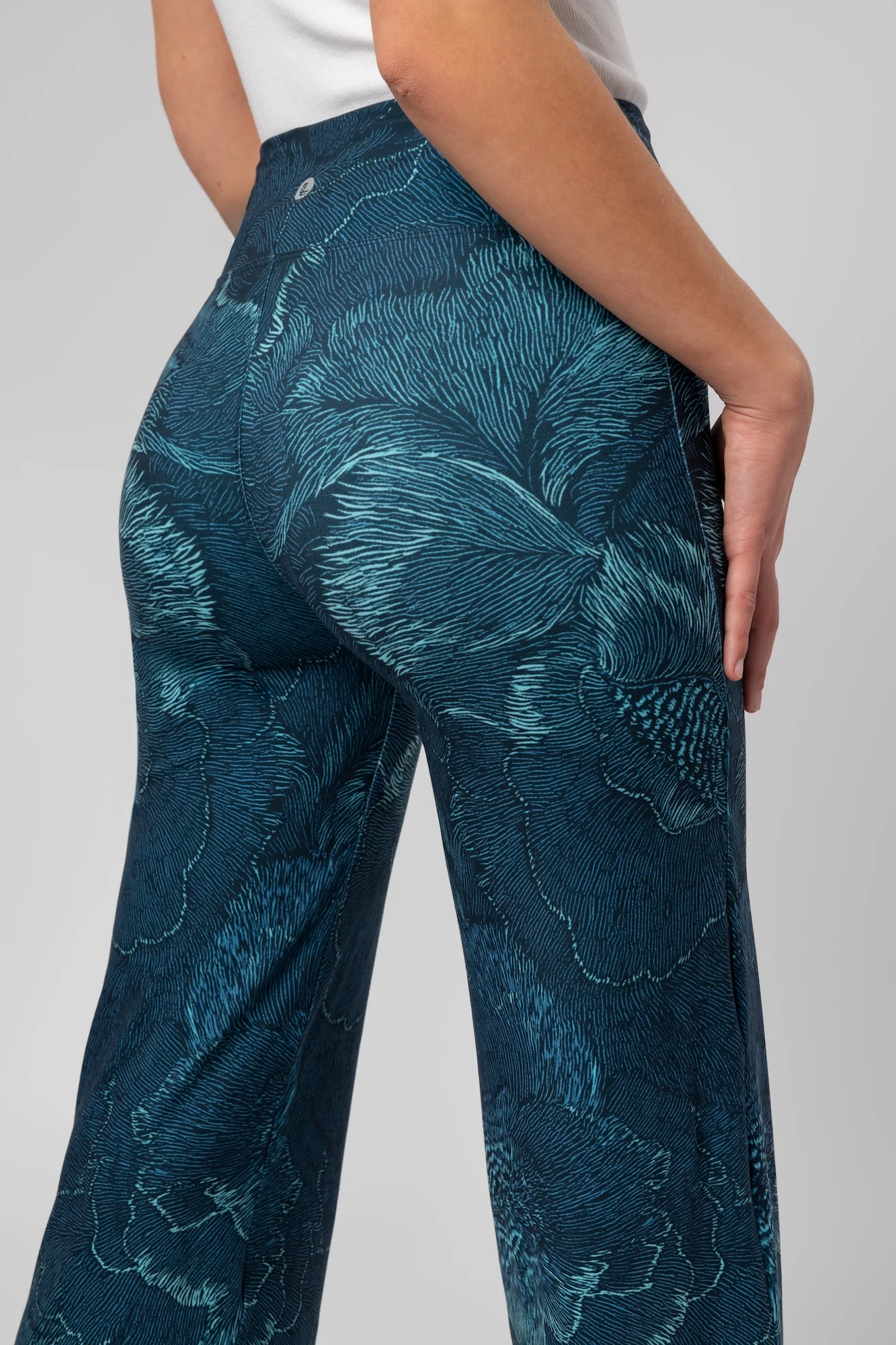 Ashley - Image 5