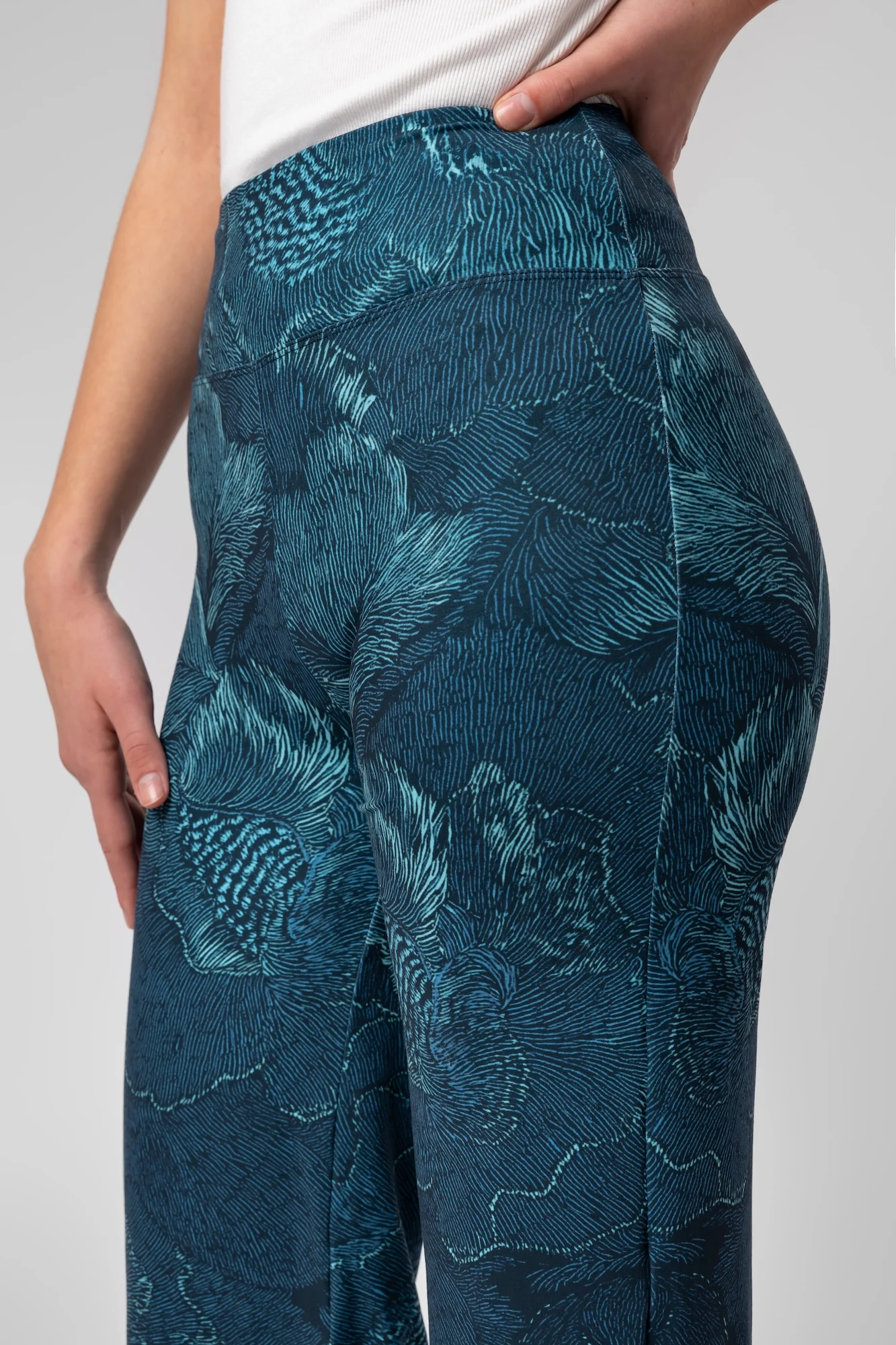 Ashley - Image 6