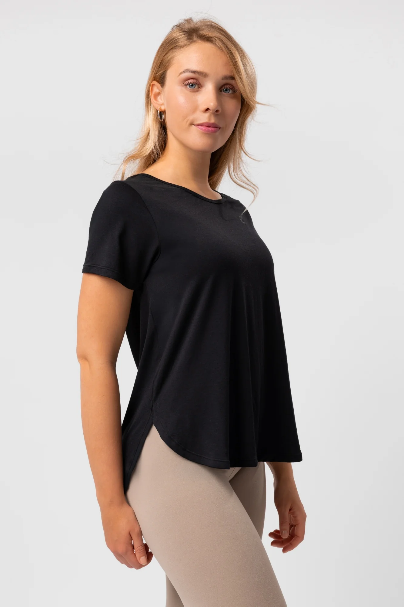 T-shirt Basic Tseri - Image 2