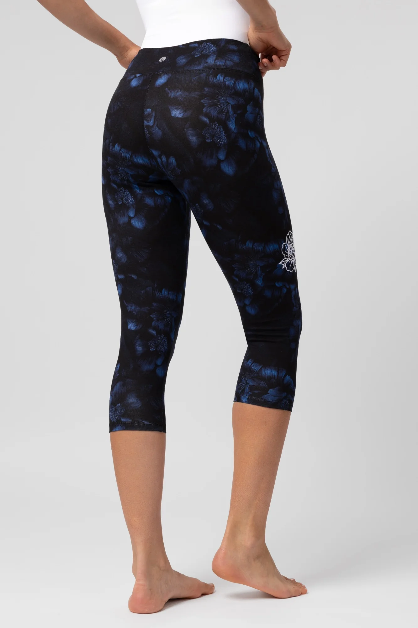 Capri Melantha - Image 4