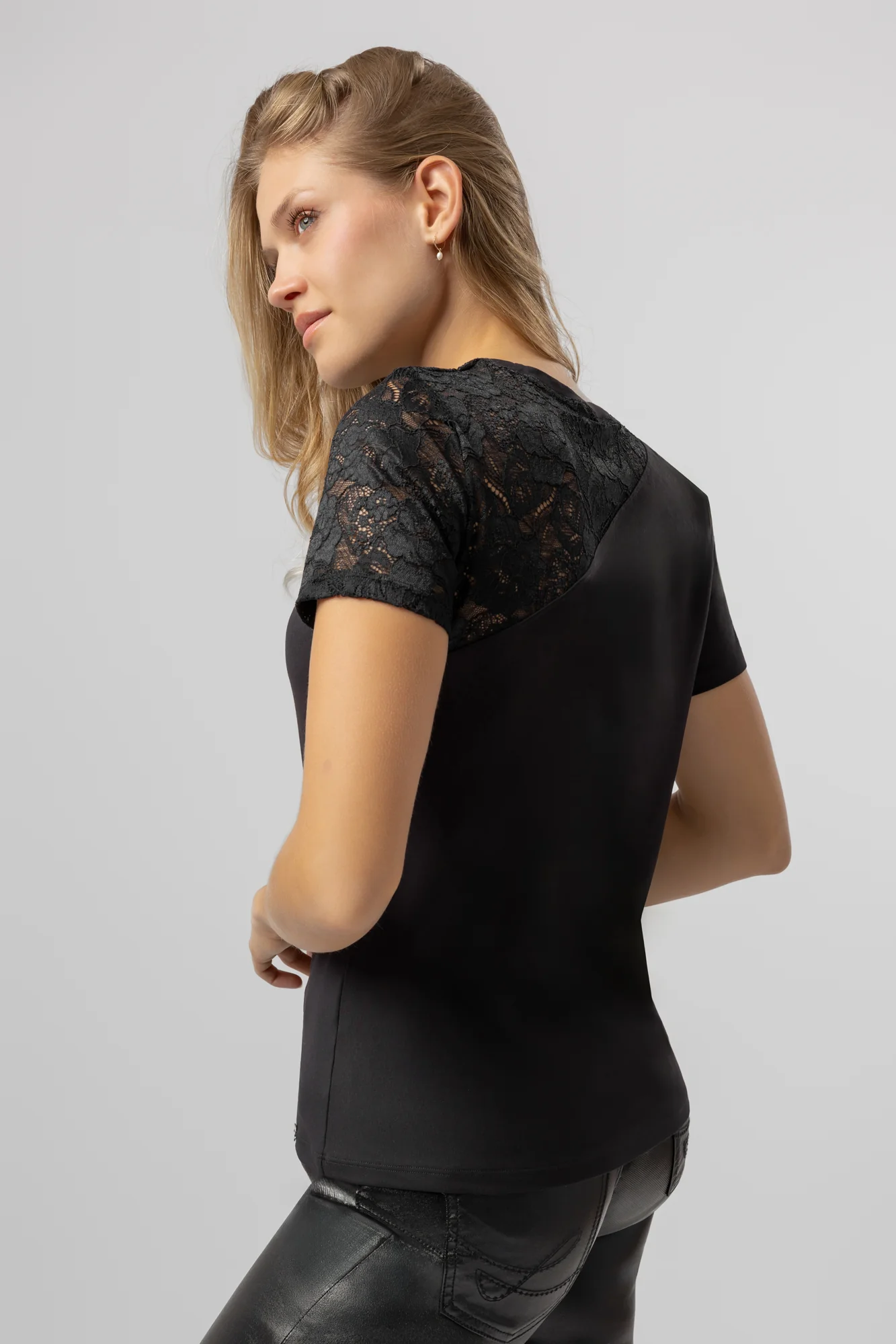 T-shirt ChicLine Dazzle - Image 3