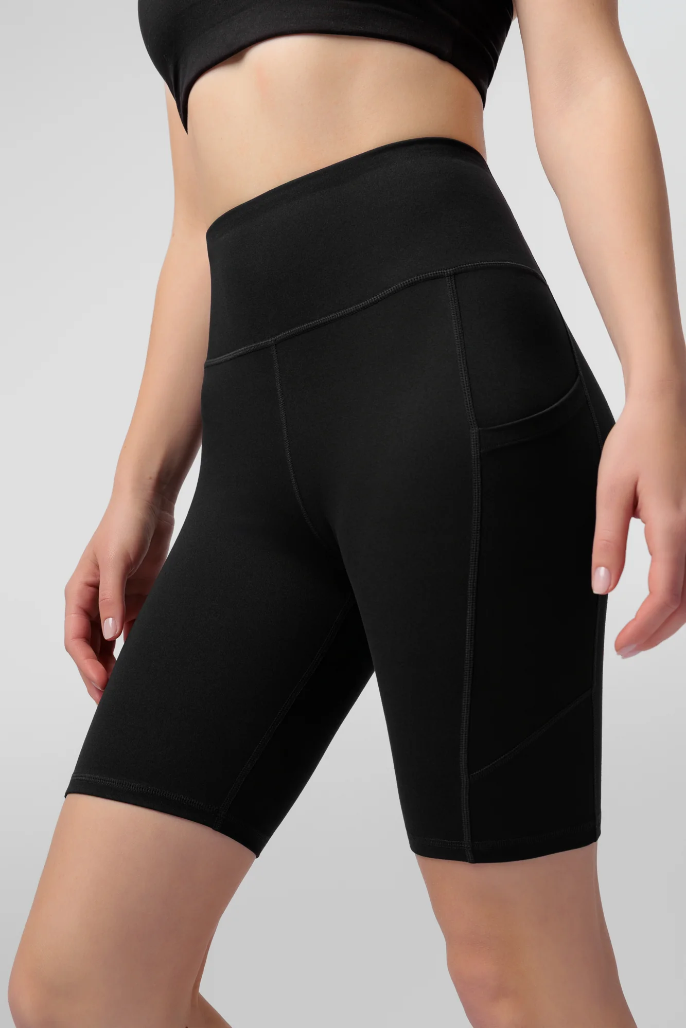 Funkcjonalne sportowe legginsy typu bermuda Annette - Image 2