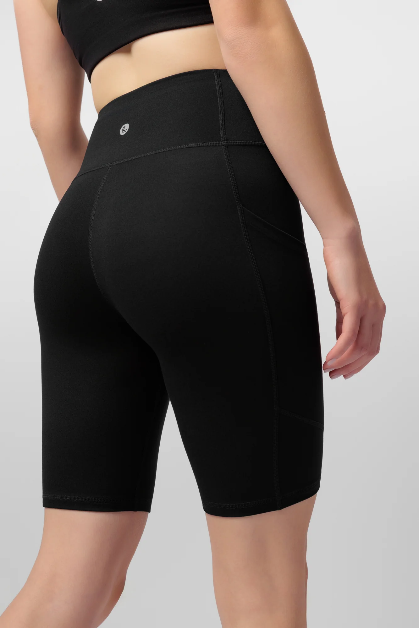 Funkcjonalne sportowe legginsy typu bermuda Annette - Image 3