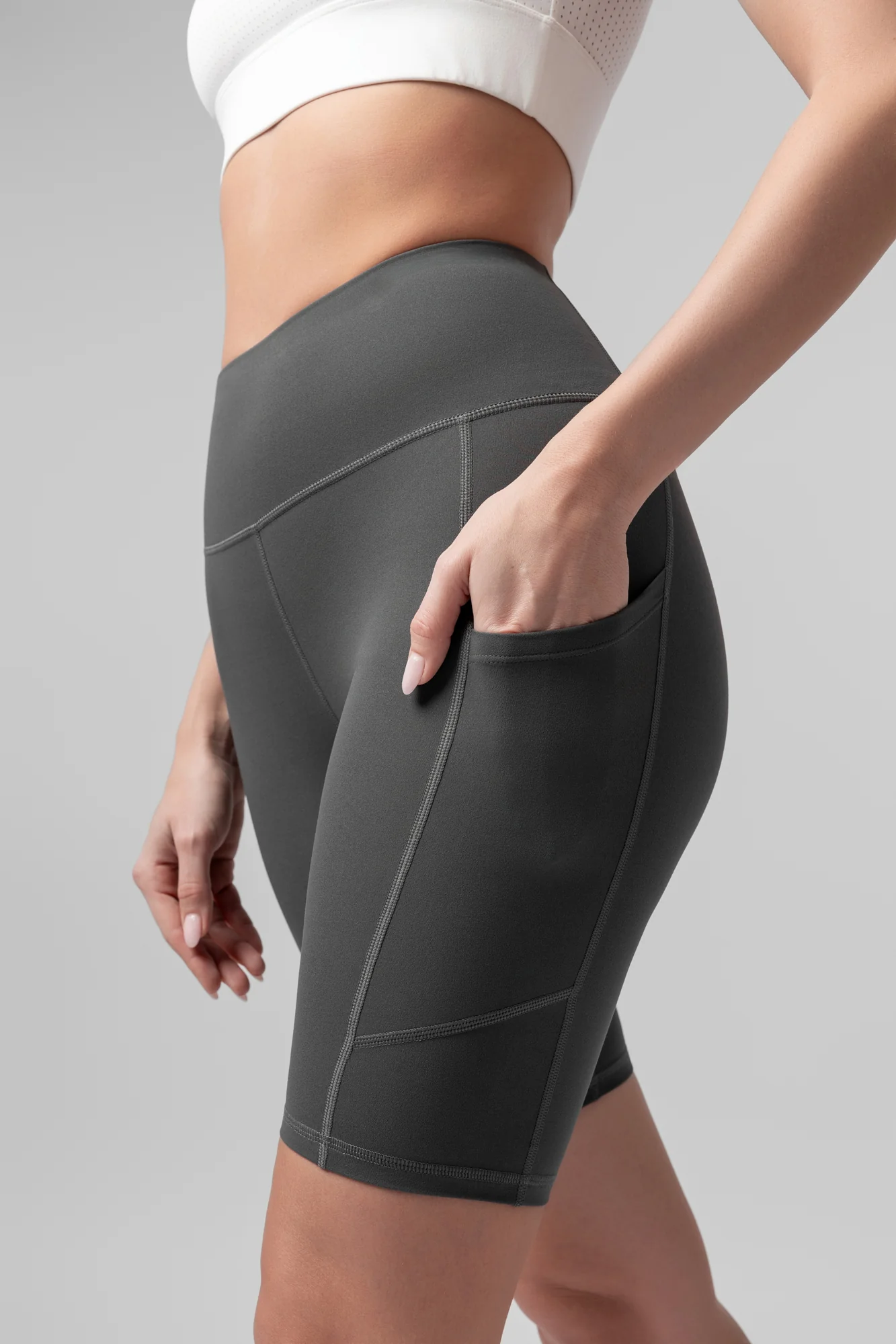 Funkcjonalne sportowe legginsy typu bermuda Corisande - Image 3