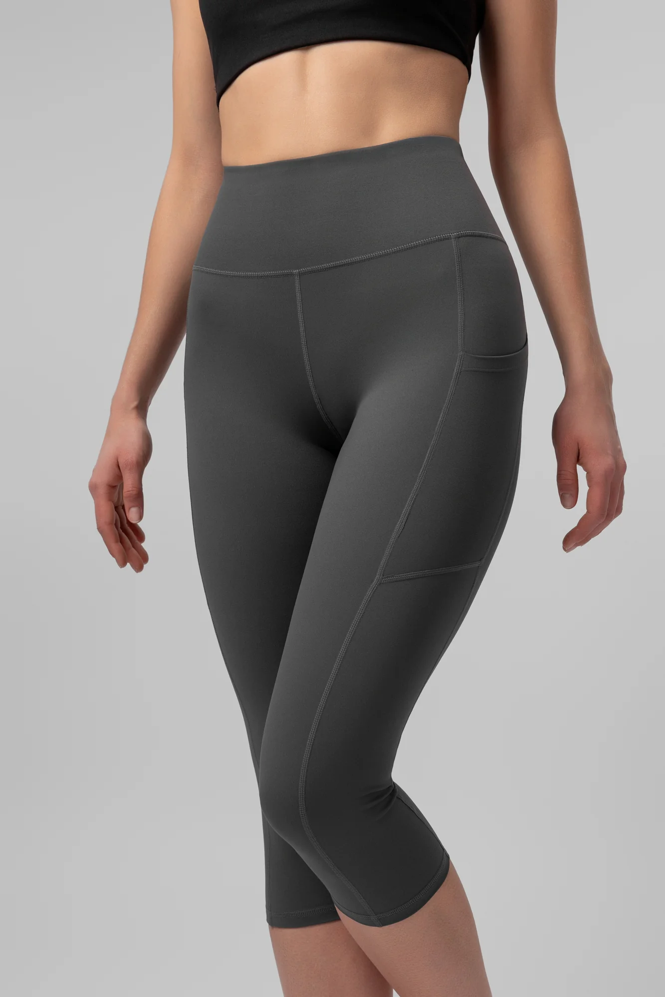 Funkcjonalne sportowe legginsy typu capri Corisande - Image 2