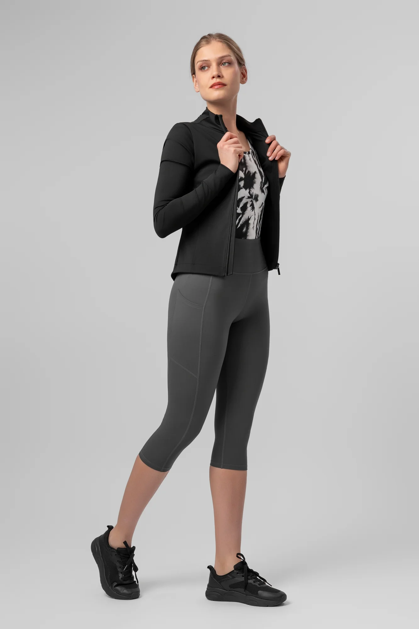 Funkcjonalne sportowe legginsy typu capri Corisande - Image 8