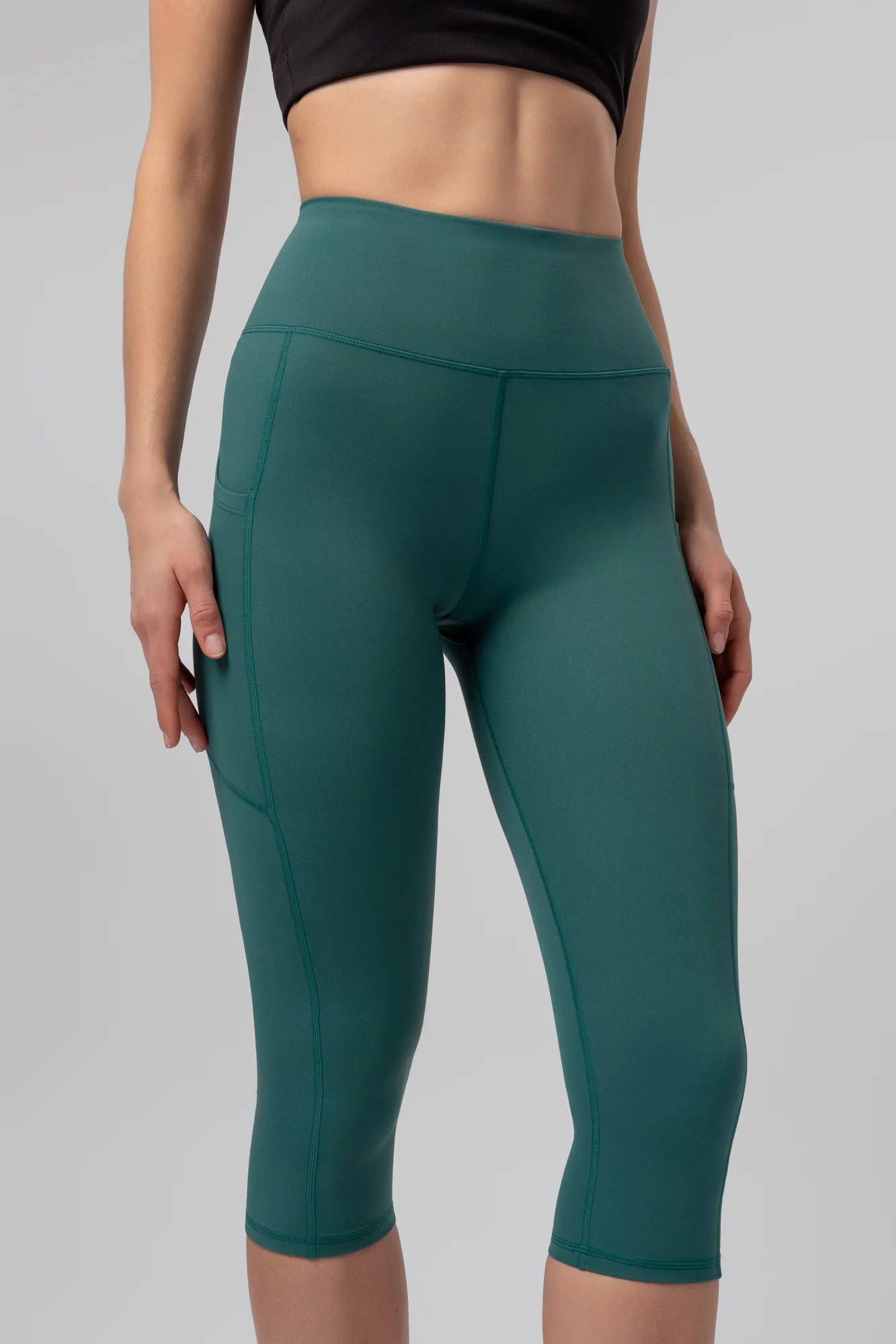 Funkcjonalne sportowe legginsy typu capri Vionnet - Image 2