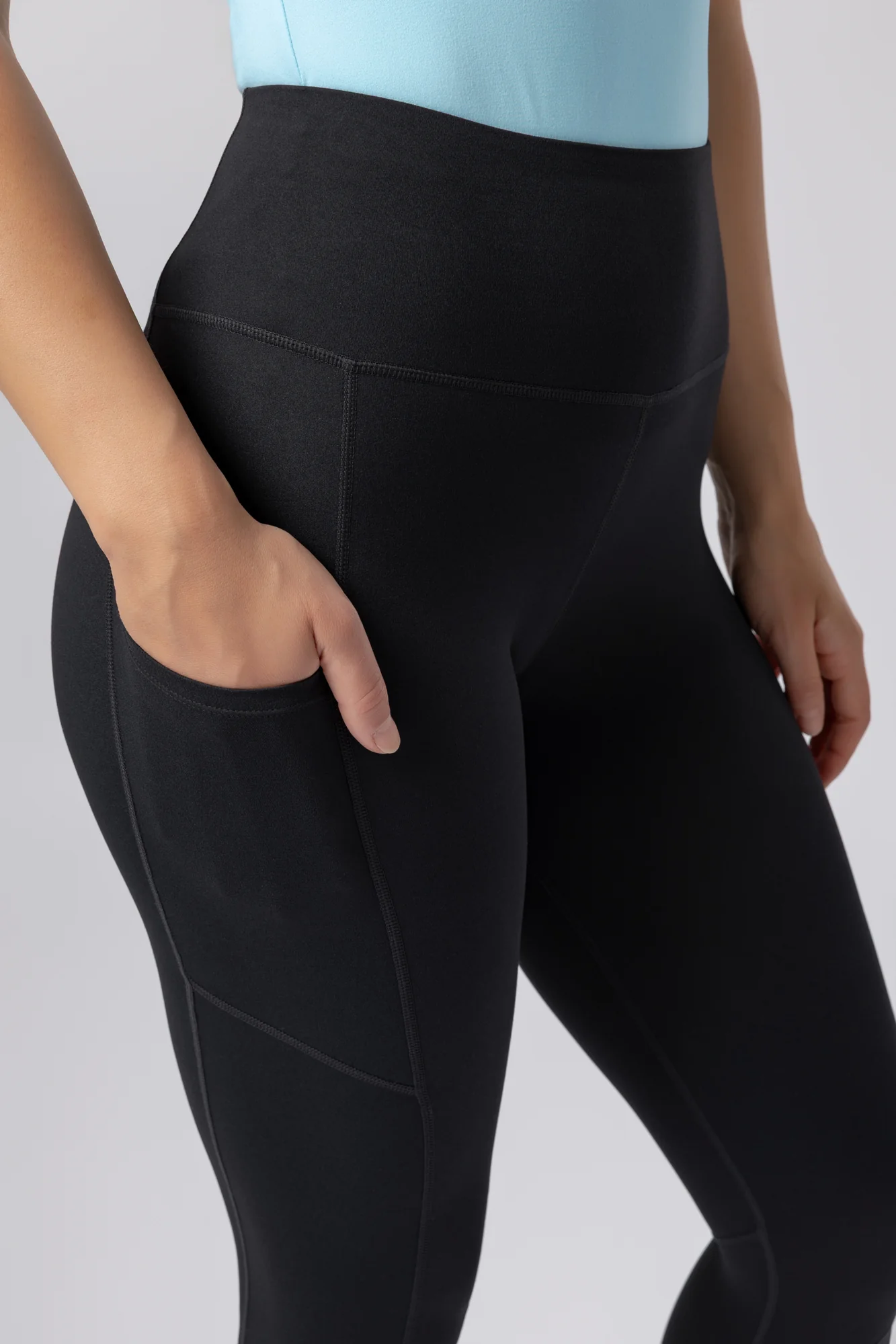 Funkcjonalne sportowe legginsy Annette - Image 4
