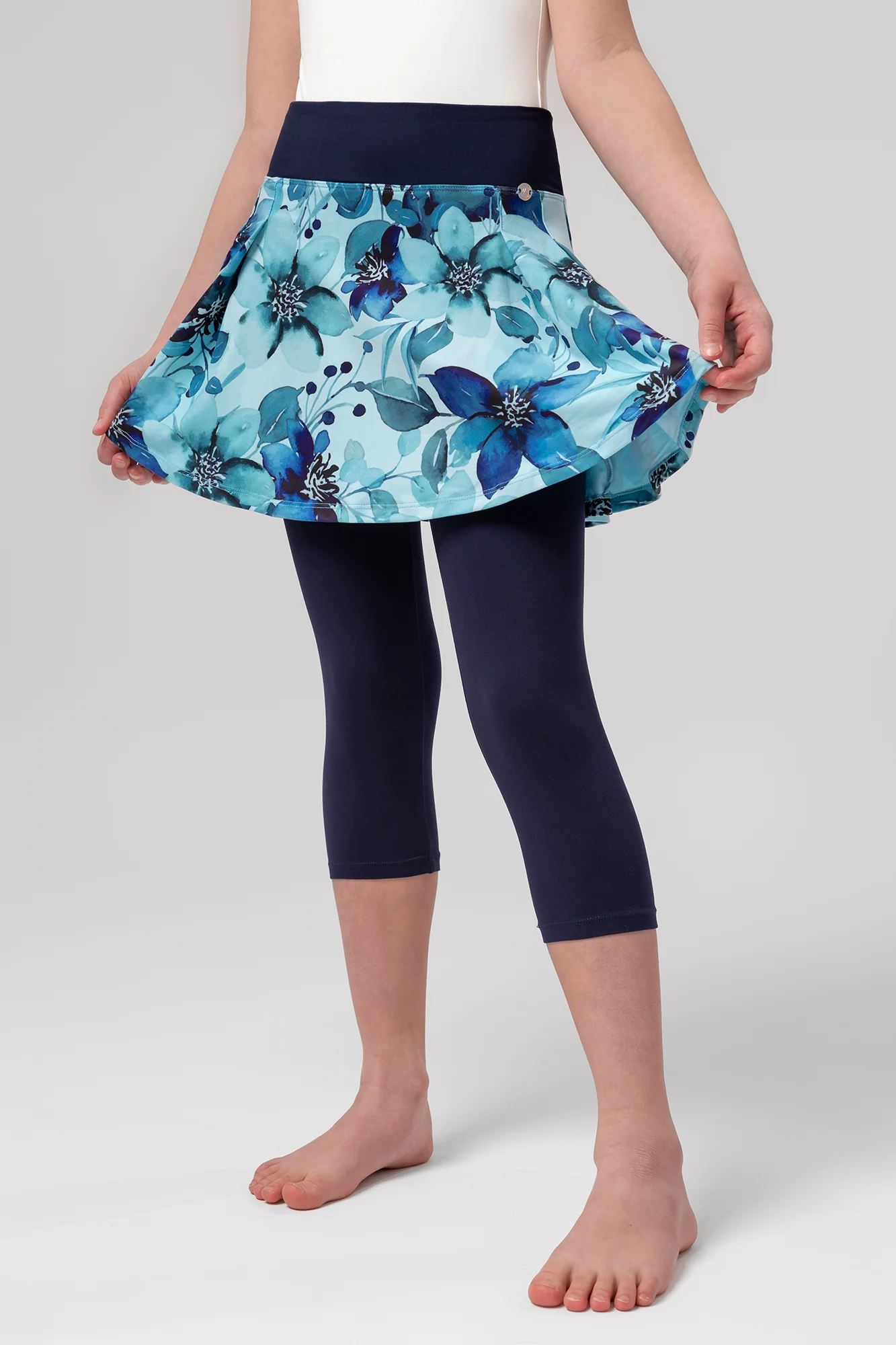 Dziecięce legginsy capri z spódniczką Emilie - Image 3