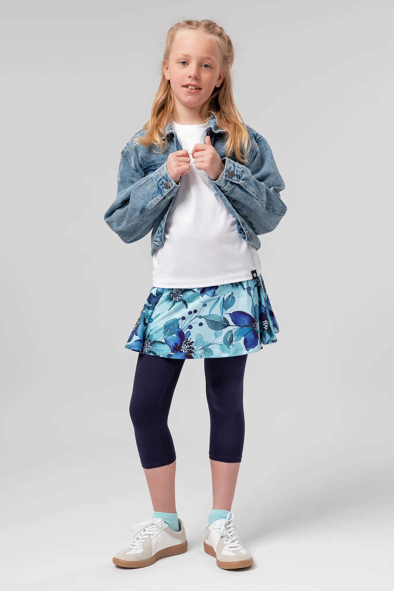 Dziecięce legginsy capri z spódniczką Emilie - Image 6