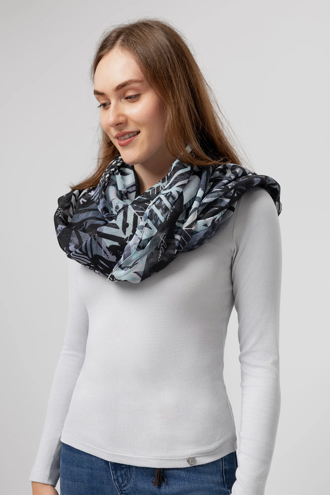 Szalik Janelle - Image 3