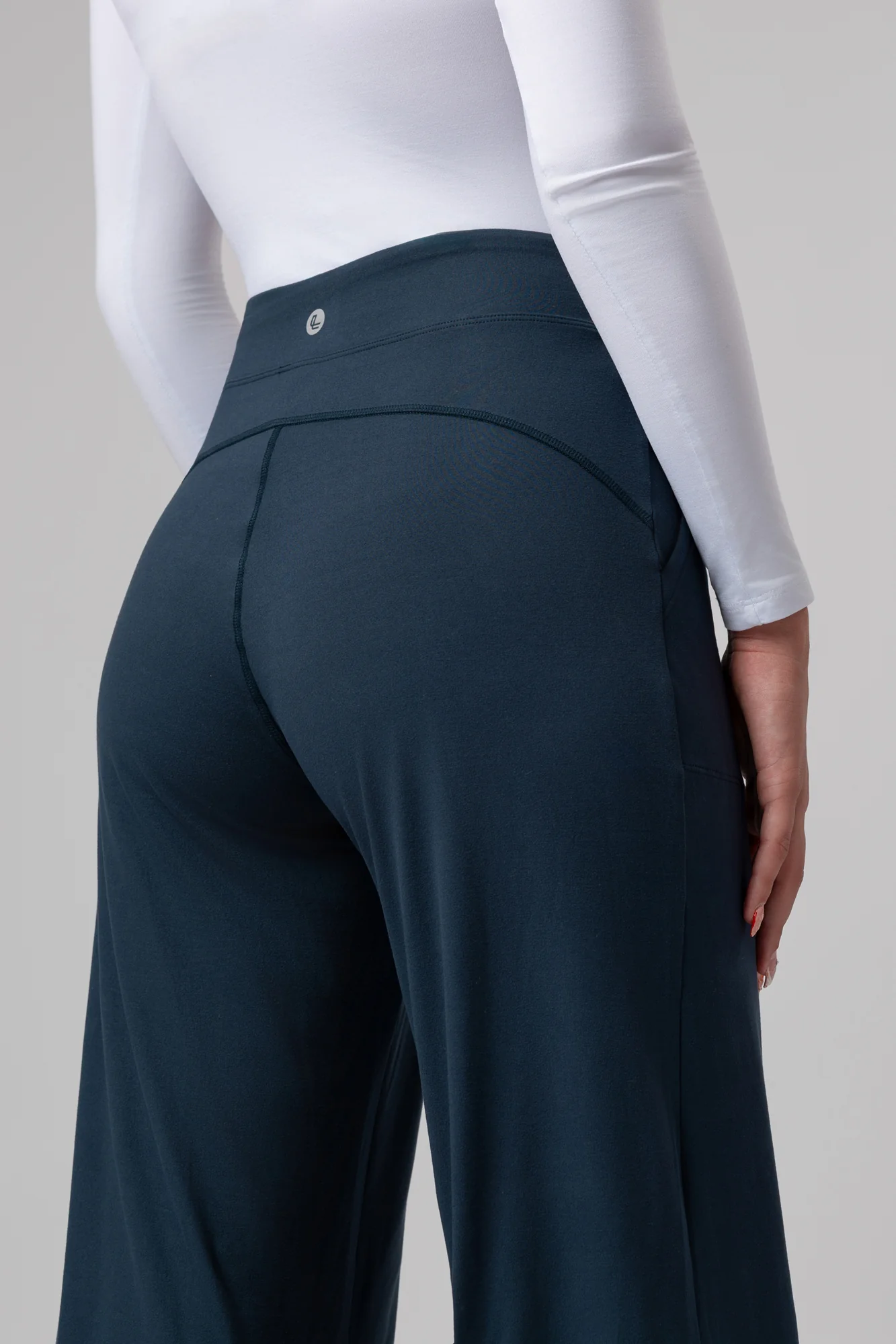 Spodnie dresowe Supercomfort Relaxed Kary - Image 5