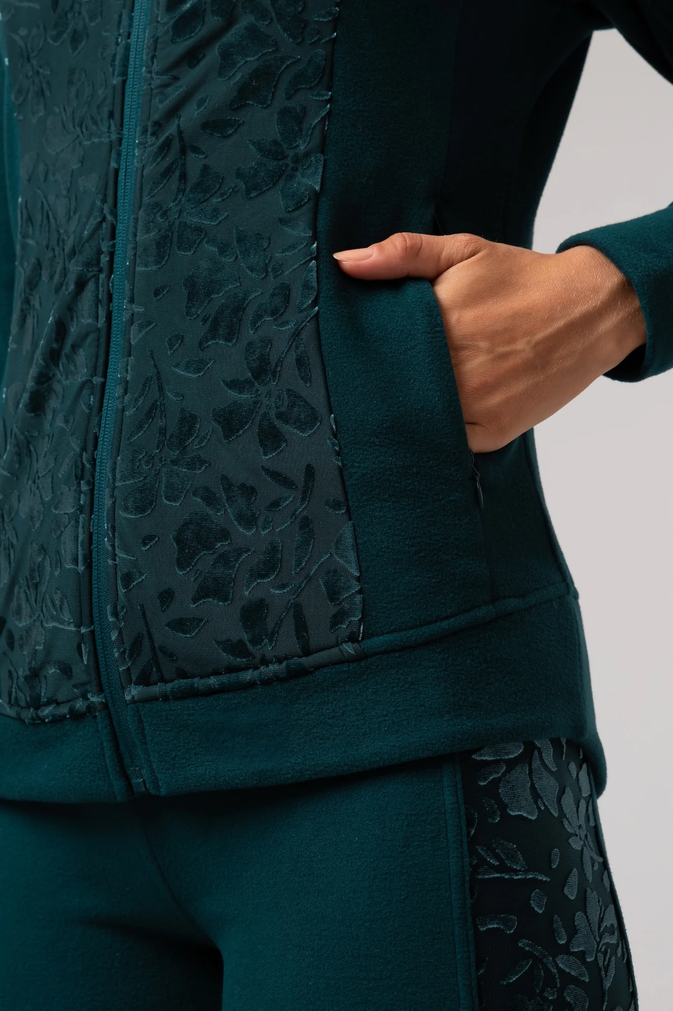 Rozpinana bluza Supercomfort Ruchi - Image 4